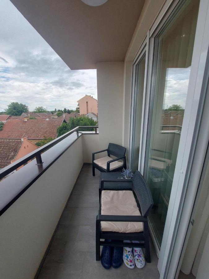 Kat Apartman Apartment Subotica Exterior foto